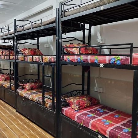 Хостел Shree Balaji Ac Dormitory Тхане Экстерьер фото