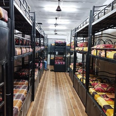 Хостел Shree Balaji Ac Dormitory Тхане Экстерьер фото